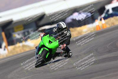 media/Jan-14-2024-SoCal Trackdays (Sun) [[2e55ec21a6]]/Turn 16 Set 2 (1125am)/